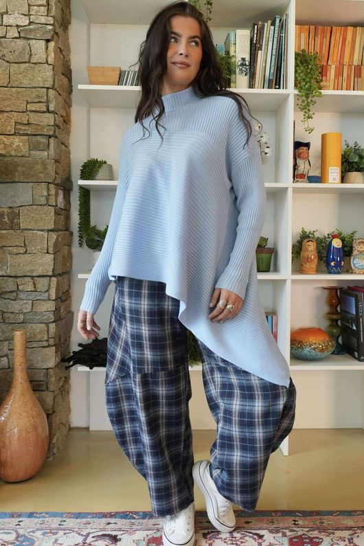 Bowie Asymmetric Turtle Neck Ribby Knit Ice /26 =